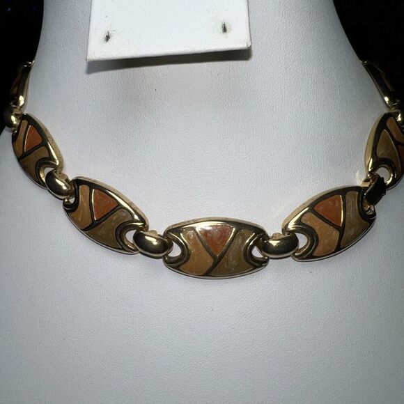 Charming Charlie Retro Gold And Neutral Enameled Choker Necklace - Picture 3 of 4